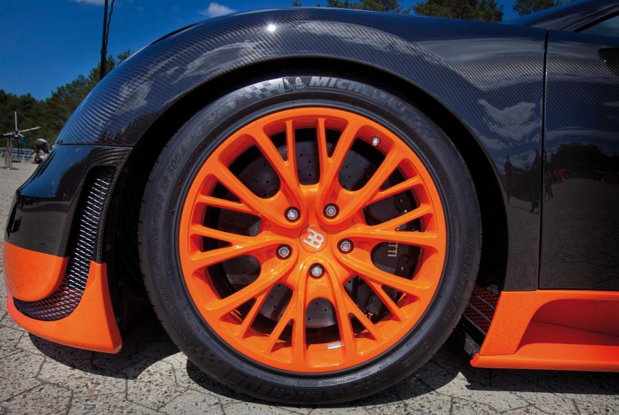  Bugatti Veyron 16.4 Super Sport 2010 года  (фото 3 из 103)